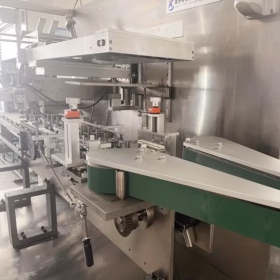 Imballaggio/astucciamento automatico di bottiglie di liquido orale in una grande macchina di cartone, attrezzature per l'imballaggio multifunzionale, prezzo del cartonatore